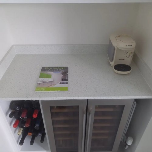Carousel post from ellocoworktops.