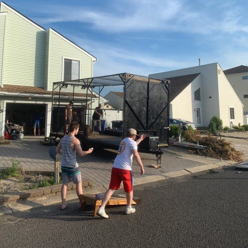 Carousel post from downthehatchet.