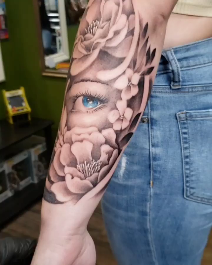 Video post from sinfulart_tattoo.