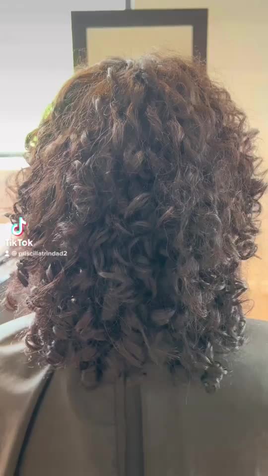 Video post from trindadehairstylist.