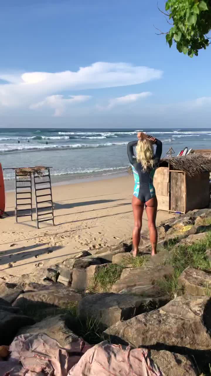 Video post from lankalivingsurf.