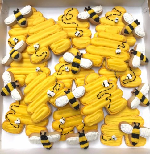 Photo post from marquettescakestudio.