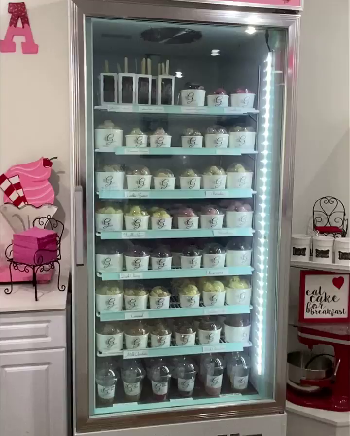 Video post from marquettescakestudio.