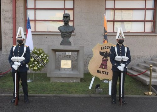 Carousel post from escuelamilitaroficial.