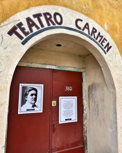 Carousel post from teatro_carmen.