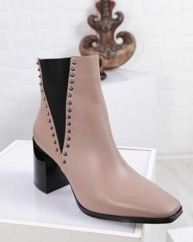 Carousel post from ossoshoes.