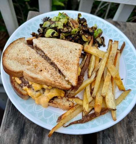 Carousel post from onecoldgeorgian.