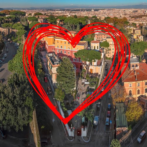 Carousel post from aurrome.