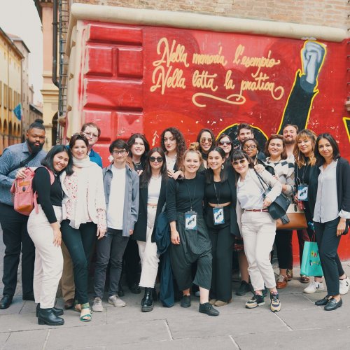 Carousel post from aurrome.