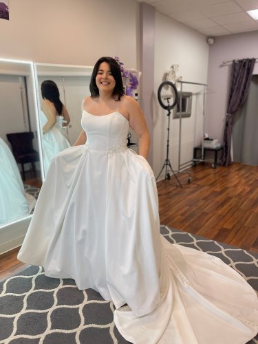 Photo post from thecurvybridenj.