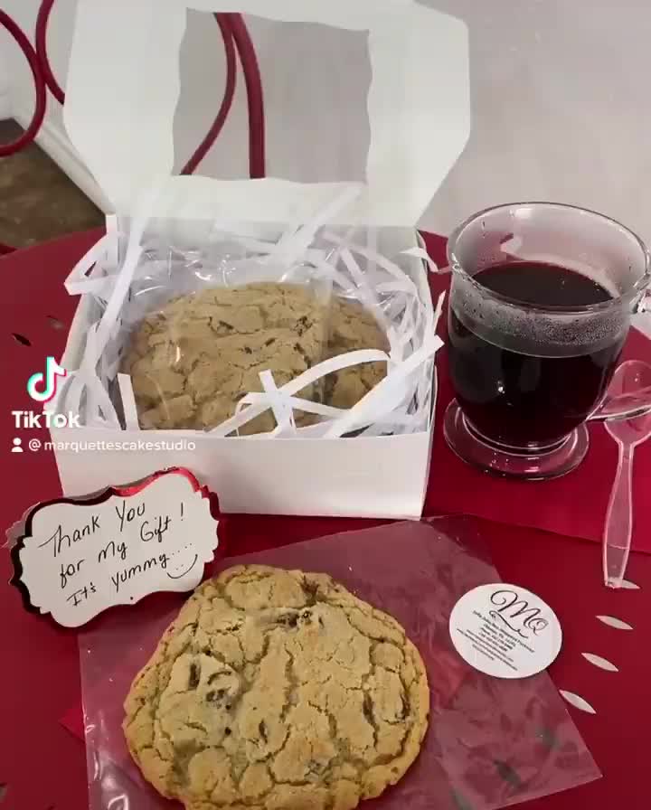 Video post from marquettescakestudio.