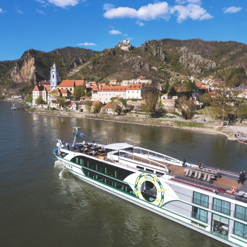 Photo post from taucktravel.