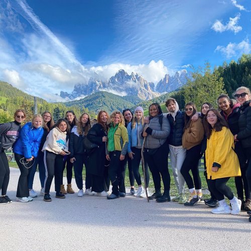 Carousel post from aurrome.