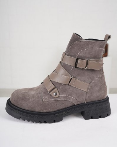 Carousel post from ossoshoes.