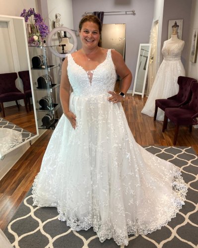 Photo post from thecurvybridenj.