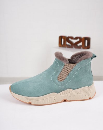 Carousel post from ossoshoes.