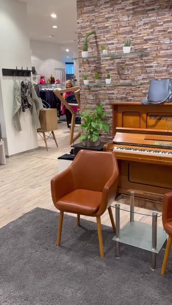 Video post from modehausbinder.