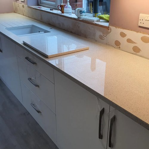 Carousel post from ellocoworktops.