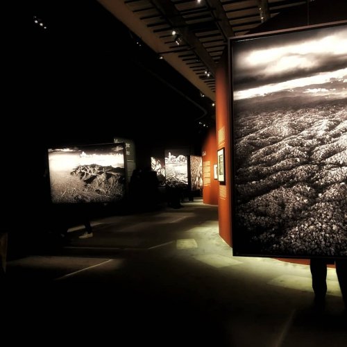 Carousel post from aurrome.