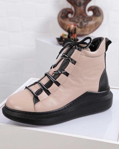 Carousel post from ossoshoes.