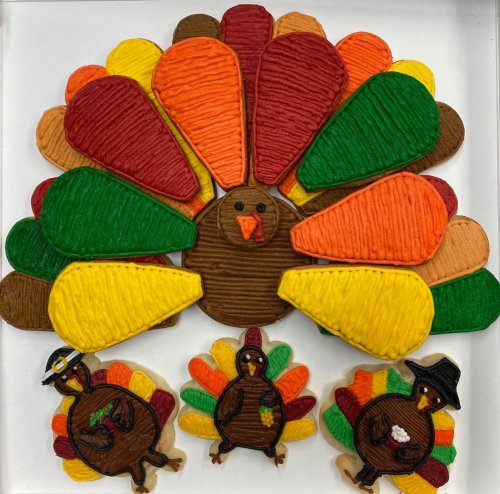 Carousel post from marquettescakestudio.