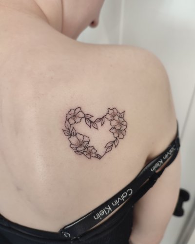 Photo post from lovetattoossandhurst.