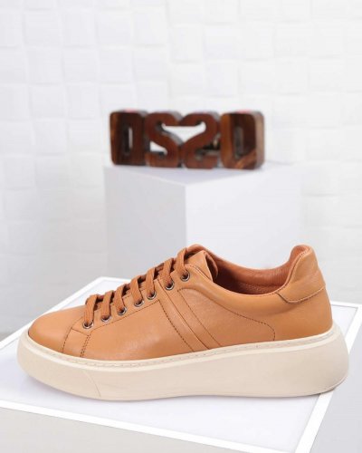 Carousel post from ossoshoes.