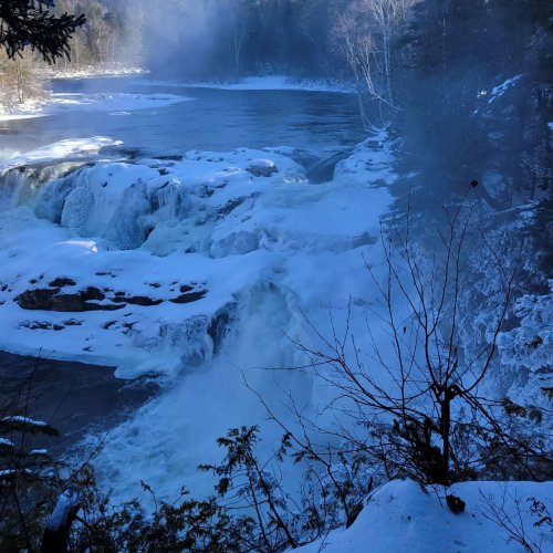 Carousel post from reddogguideservice.