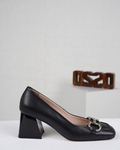 Carousel post from ossoshoes.