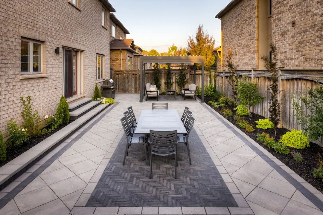 Carousel post from techobloc.