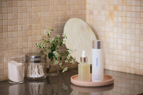 Carousel post from @dermed_jp.