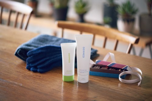 Carousel post from @dermed_jp.