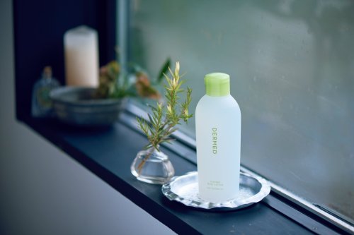 Carousel post from @dermed_jp.