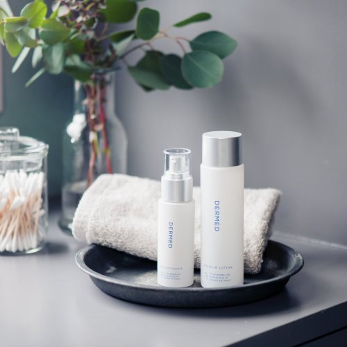 Carousel post from @dermed_jp.