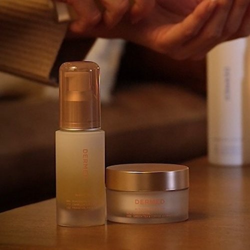 Photo post from @dermed_jp.