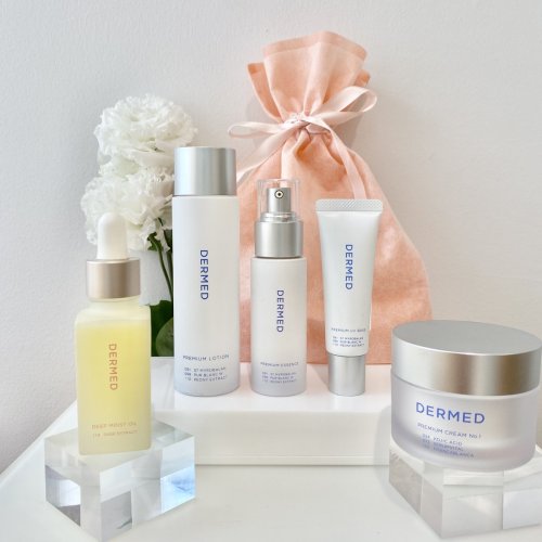 Carousel post from @dermed_jp.