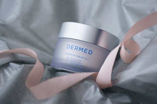 Photo post from @dermed_jp.