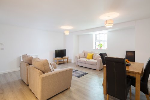 Photo post from kasarstays.