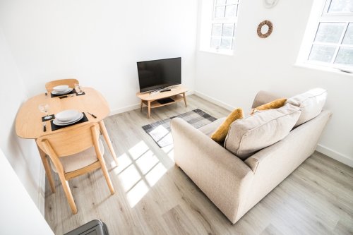 Photo post from kasarstays.