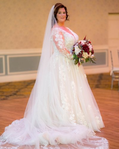 Carousel post from thecurvybridenj.