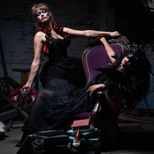 Carousel post from denfringe.