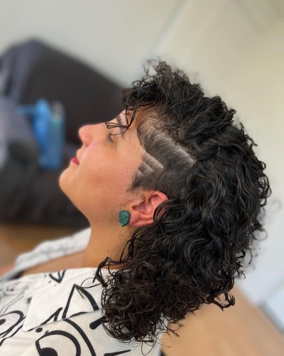 Carousel post from trindadehairstylist.