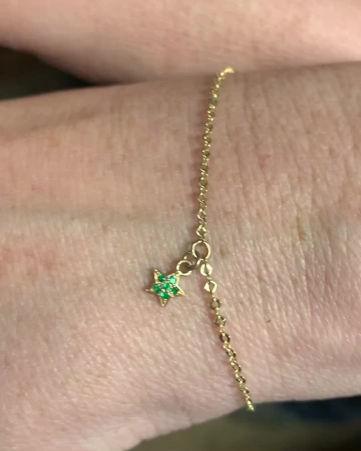 Carousel post from annelizabethjewelry.