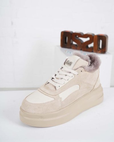 Carousel post from ossoshoes.