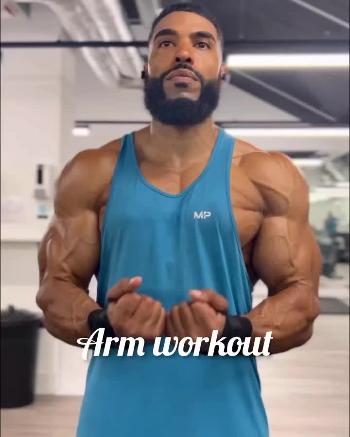 Carousel post from ph_gains.