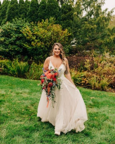 Carousel post from thecurvybridenj.