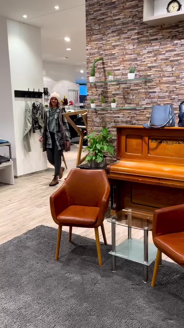 Video post from modehausbinder.