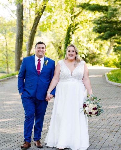 Carousel post from thecurvybridenj.