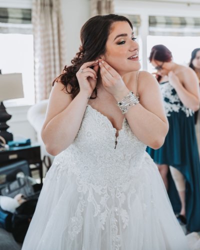 Carousel post from thecurvybridenj.