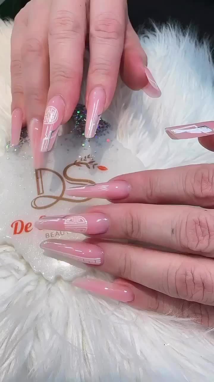 Video post from desaronsalon.